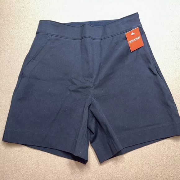 Spanx Polished 6” Pull On Short Classic Black Smoothing Fabric - Picture 2 of 7